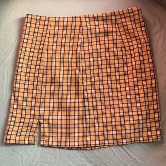 Plaid Yellow Mini Skirt - Picture 2 of 2